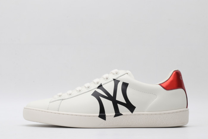 G*u*i low-top sneaker