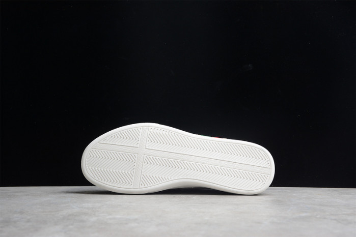 G*u*i low-top sneaker