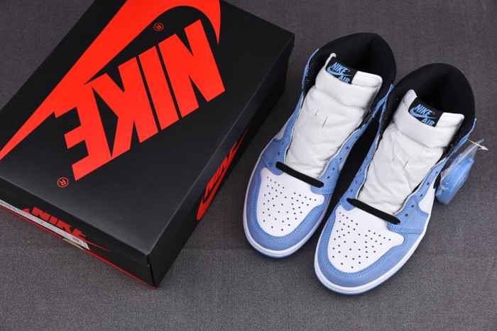 AIR JORDAN 1 RETRO HIGH WHITE UNIVERSITY BLUE BLACK 555088-134