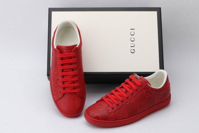 G*u*i low-top sneaker