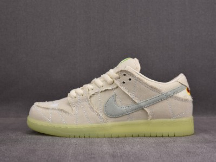 Nike SB Dunk Low “Mummy” DM0774-111
