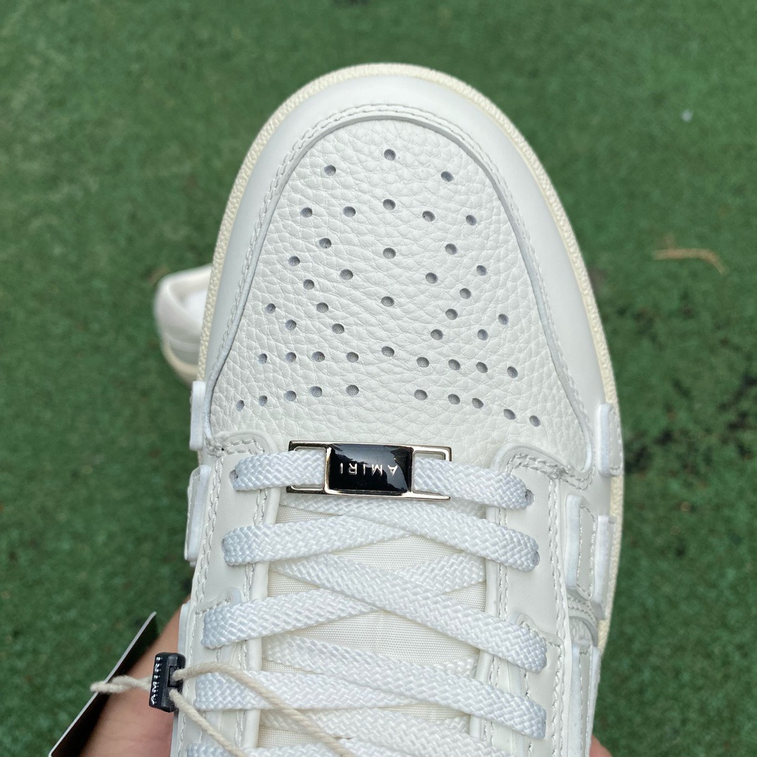 AR1M1 Low-Top Sneaker