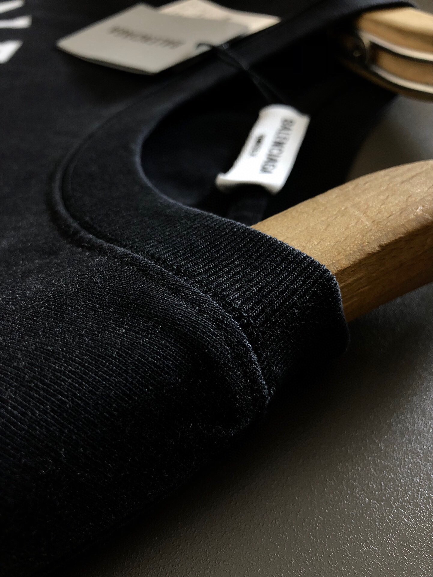 Ba*len*cia*ga t-shirts