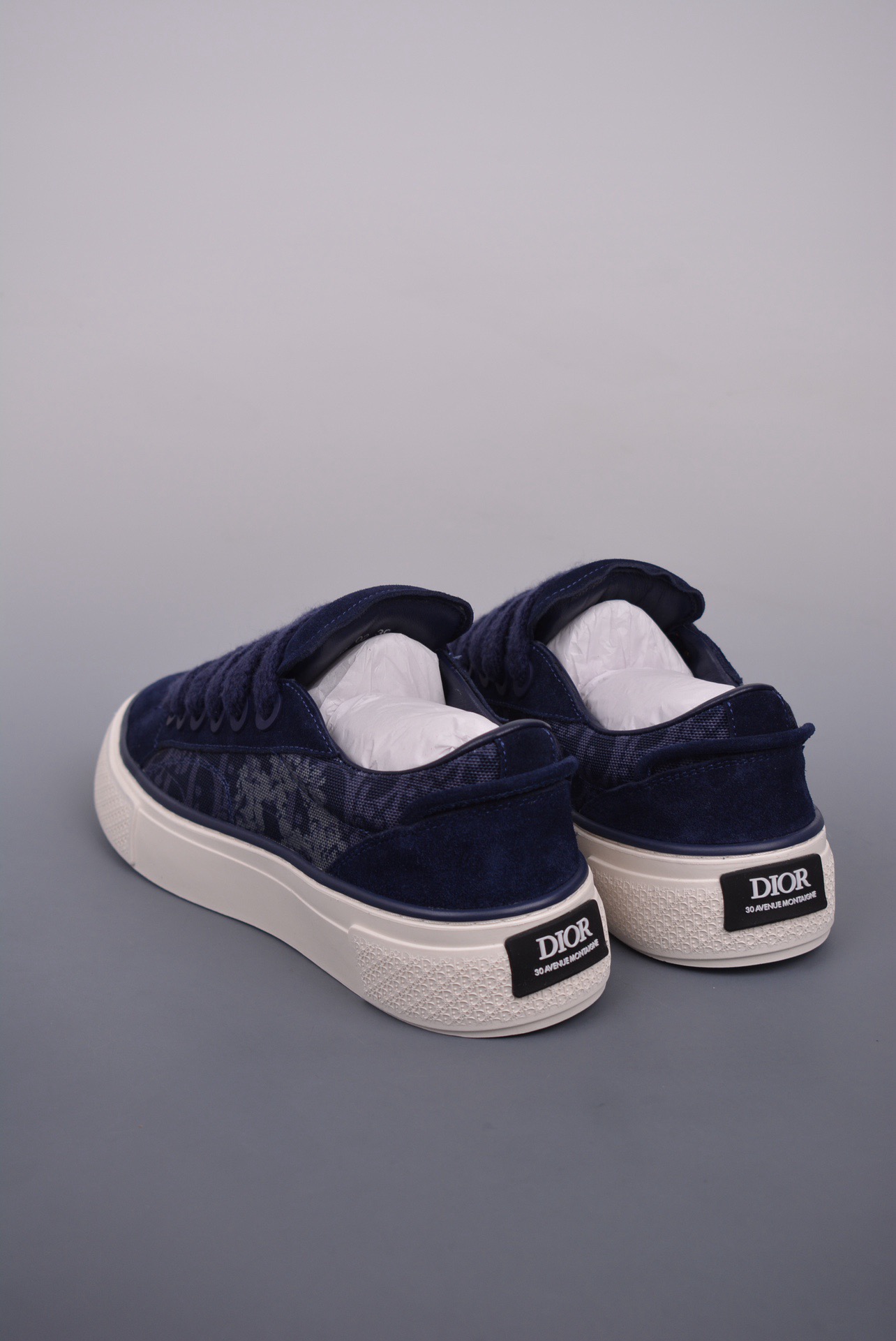 DR B33 SNEAKER